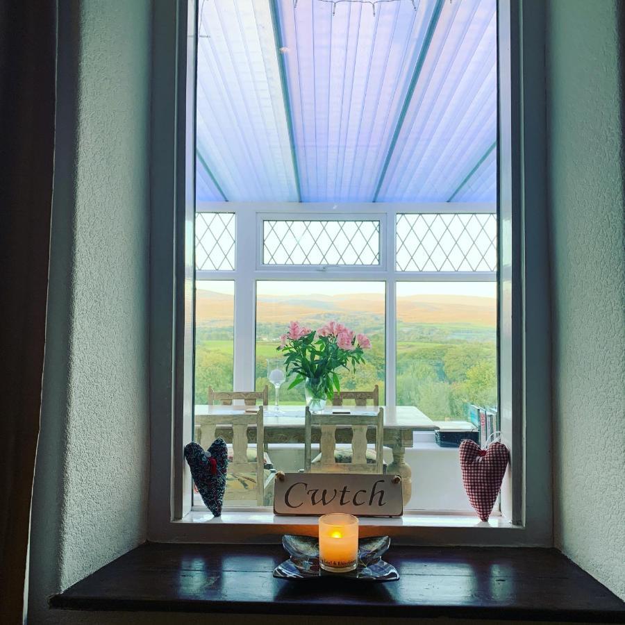 Cwtch Farm Bed & Breakfast Ystalyfera 외부 사진