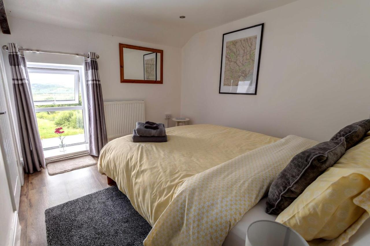 Cwtch Farm Bed & Breakfast Ystalyfera 외부 사진