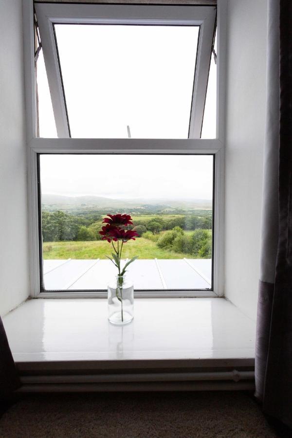 Cwtch Farm Bed & Breakfast Ystalyfera 외부 사진