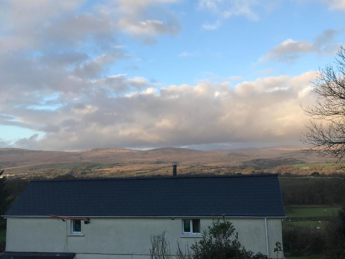 Cwtch Farm Bed & Breakfast Ystalyfera 외부 사진