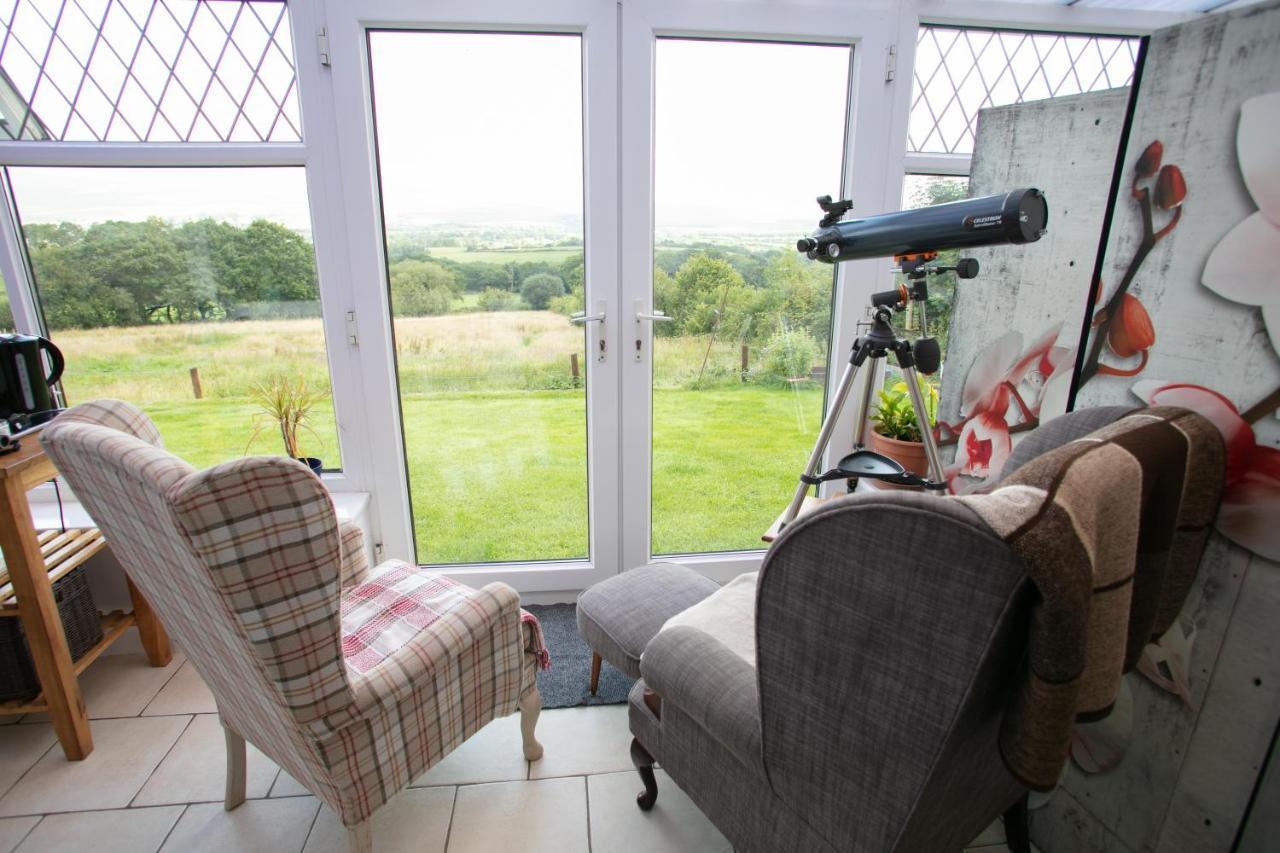Cwtch Farm Bed & Breakfast Ystalyfera 외부 사진
